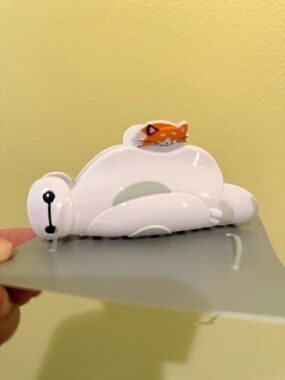 2025 Disney Parks Big Hero 6 Baymax & Mochi Plastic Hair Claw Clip New
